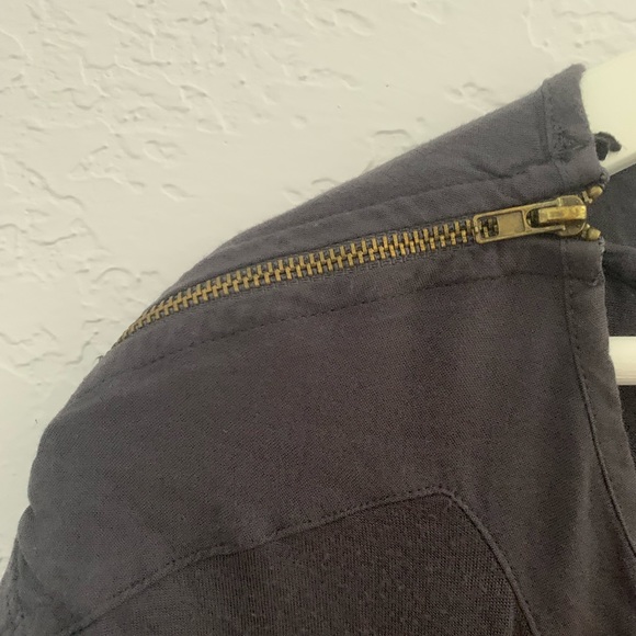 Pleione Grey Shirt with Zippers - Picture 4 of 4